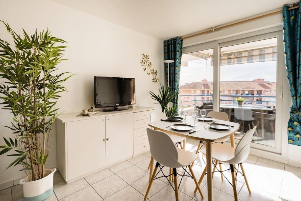 Port-Frejus, Le Paladien, Appartement 2 Pieces Climatise, Terrasse & Parking Exterior photo