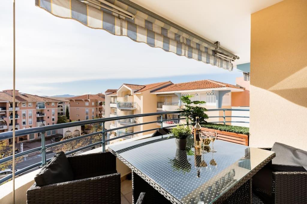 Port-Frejus, Le Paladien, Appartement 2 Pieces Climatise, Terrasse & Parking Exterior photo